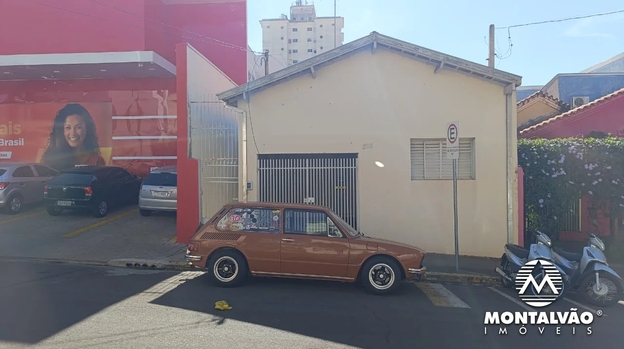 Casas em Centro, Lins — R$ 500.000,00 | Montalvão Imóveis